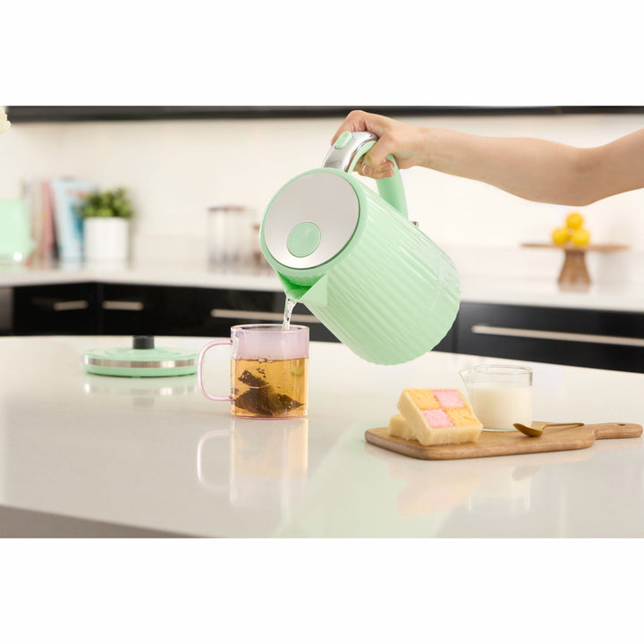 Vattenkokare  27364-70 Eden Kettle Pistachio Russell Hobbs