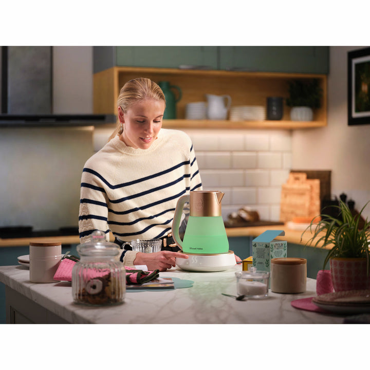 Vattenkokare  27450-70 Calm Kettle  1,7l  2400W  Tyst Kokning Russell Hobbs