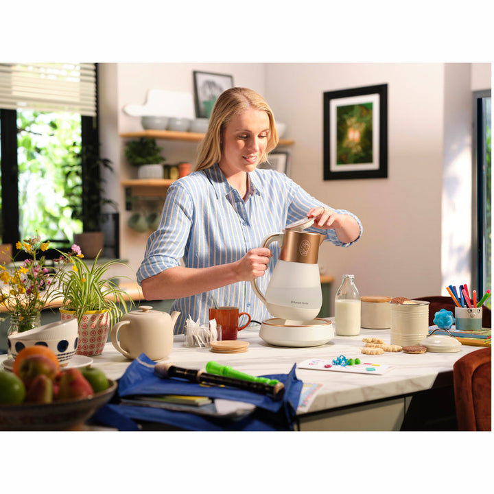 Vattenkokare  27450-70 Calm Kettle  1,7l  2400W  Tyst Kokning Russell Hobbs